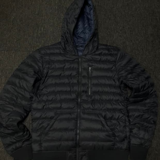 언더커버 x 유니클로 라이트다운 경량패딩 블랙