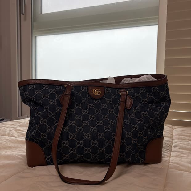 구찌 GG 데님 쇼퍼백