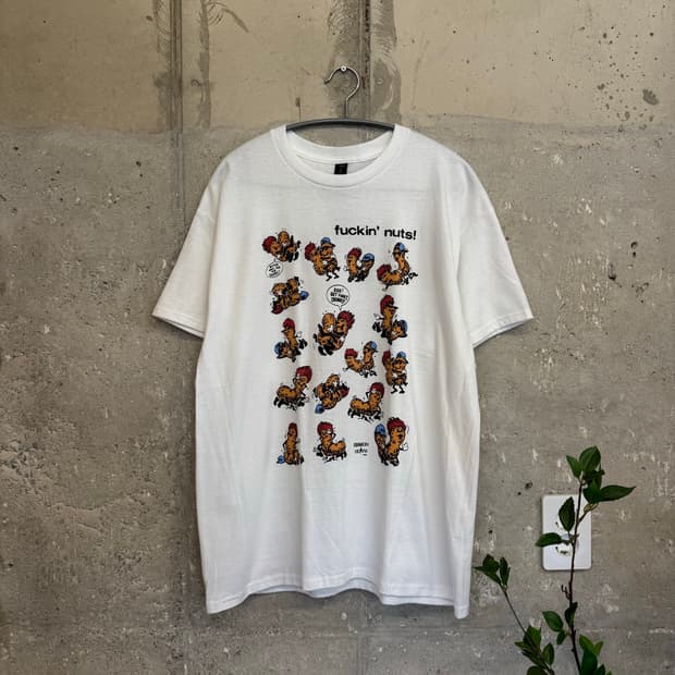 fuckin’ nuts 티셔츠