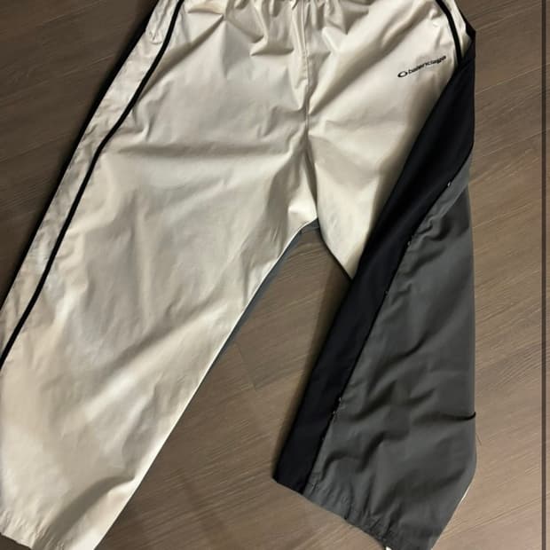 발렌시아가 25FW 50/50 트랙수트팬츠 화이트/그레이 48