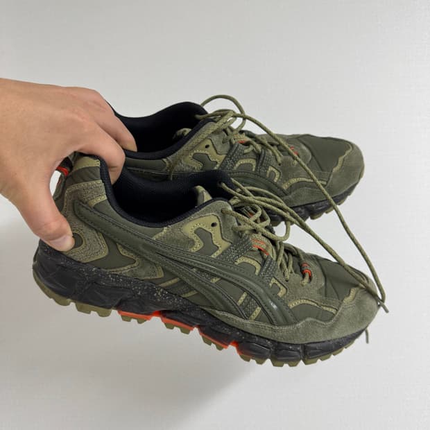 아식스 젤 난디 360 올리브 캔버스 275