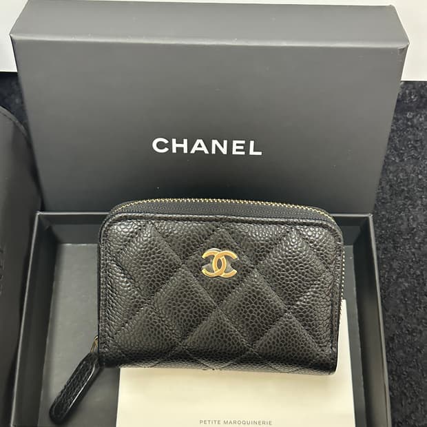 샤넬 클래식 캐비어 지갑 지퍼돌이