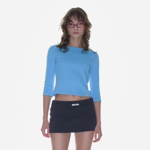 크랭크 티 / 스커트 세트로 판매 합니다