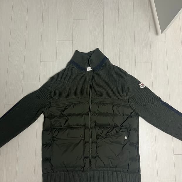 몽클레어 니트패딩