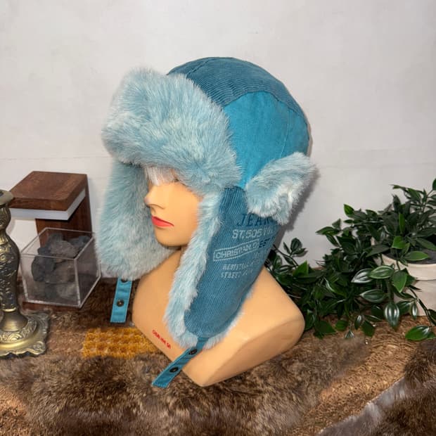 Sky blue corduroy lettering trapper hat