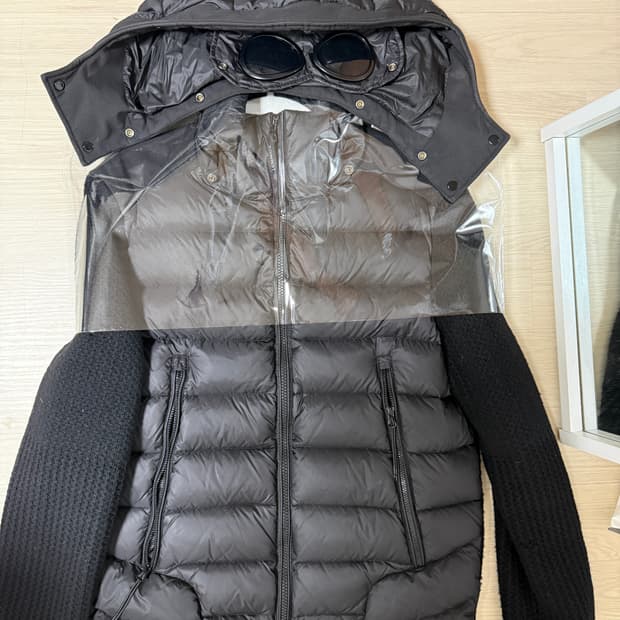 cp컴퍼니 니트패딩