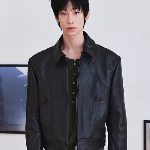 [새상품] 웨이비니스 프레임 크롭 레더