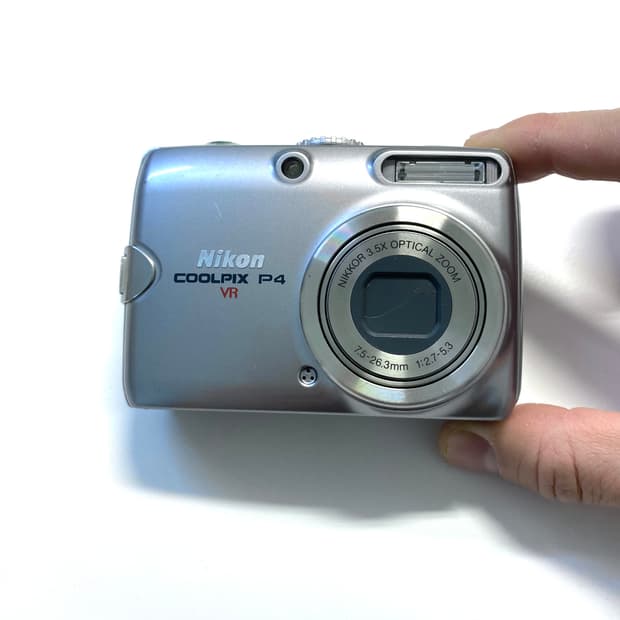 니콘 쿨픽스 P4 디지털 카메라