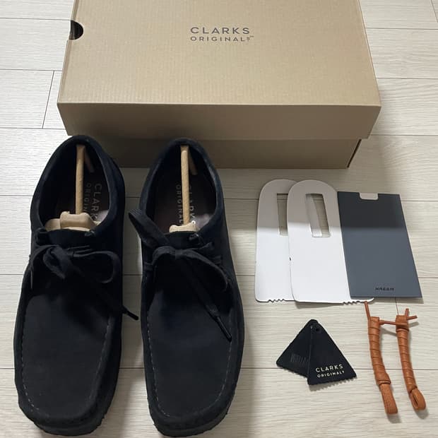 클락스 왈라비 블랙 265(uk8) 