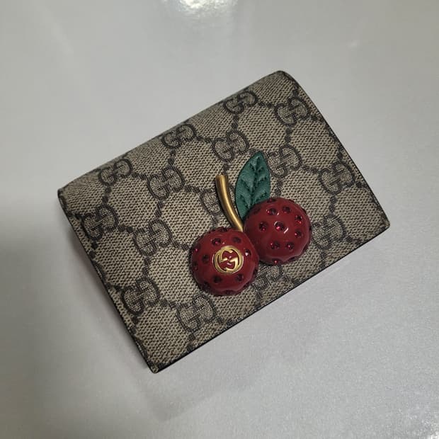 구찌 수프림 체리 중지갑