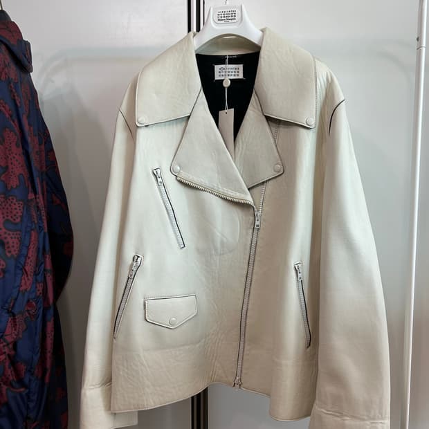 마르지엘라 화이트 레더 자켓