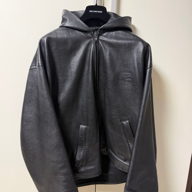 (1) 발렌시아가 오버사이즈 레더 후드 자켓