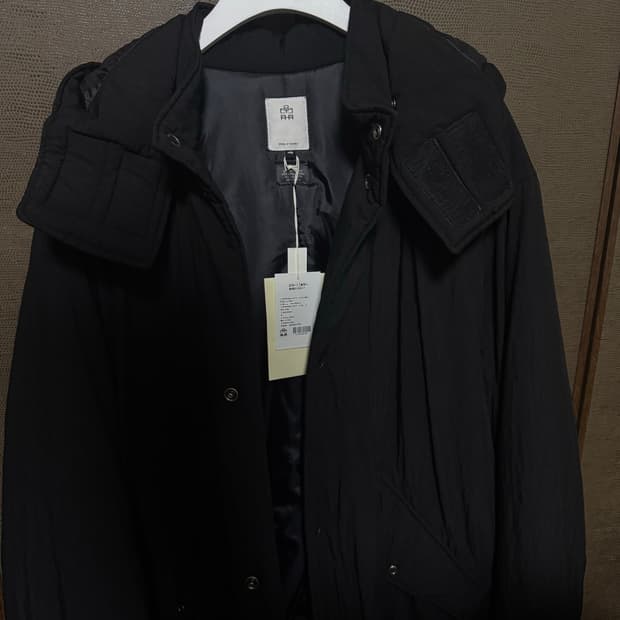 4) 폴리테루 필로우 밀파카 24fw 블랙