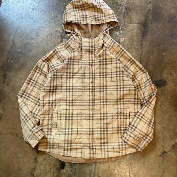 버버리 블루라벨 노바체크 후드 바람막이 자켓 양홍원 바람막이