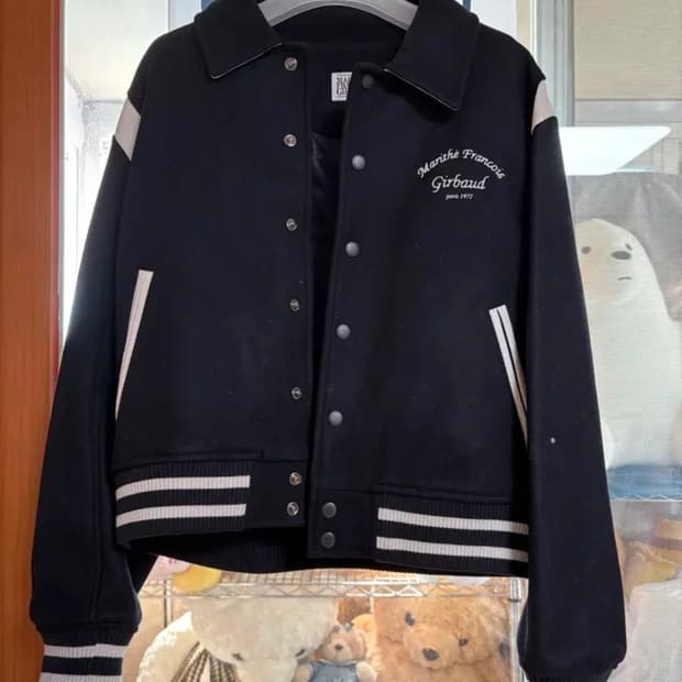 마리떼 바시티 자켓판매합니다