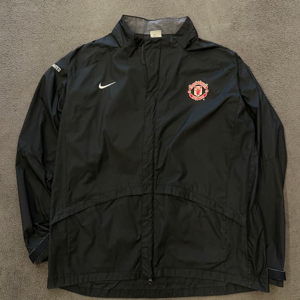 나이키 맨유 빈티지 바람막이 처분 