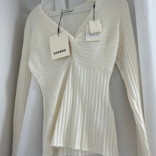 산드로 아이보리 꼬임 니트 새제품