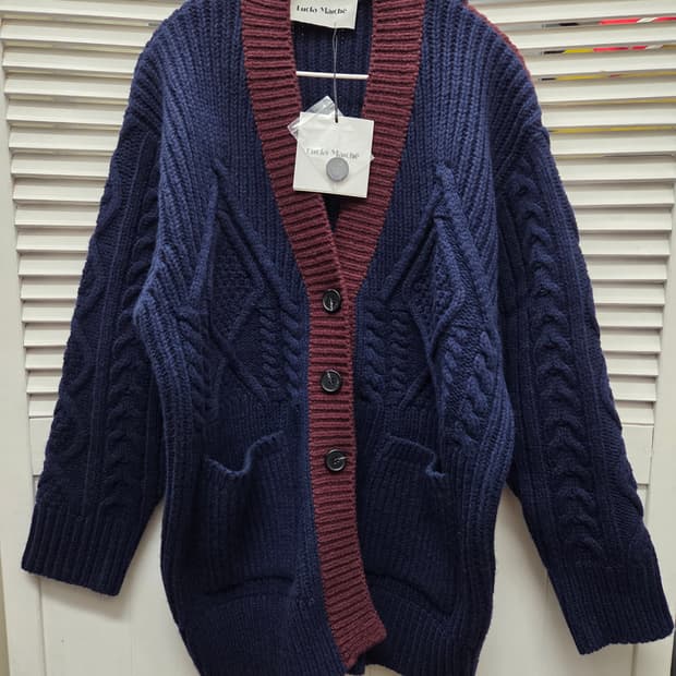 럭키마르쉐 럭키슈에뜨 울 니트 가디건