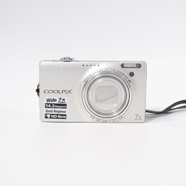 Nikon coolpix s6000