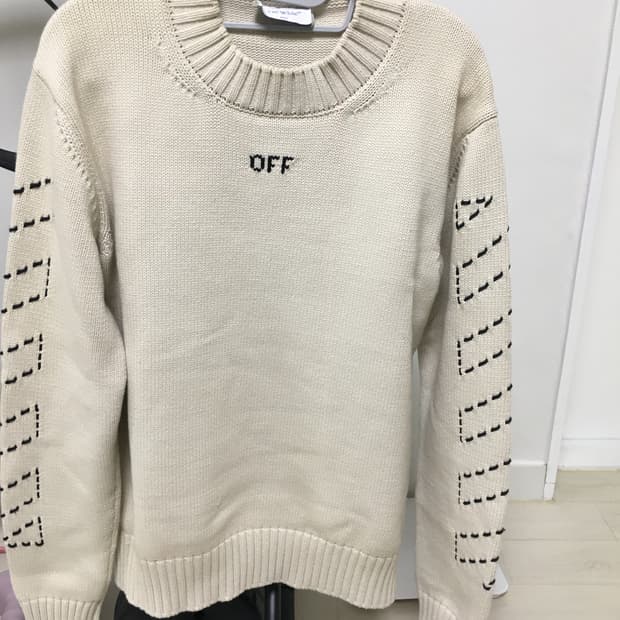 오프화이트 니트