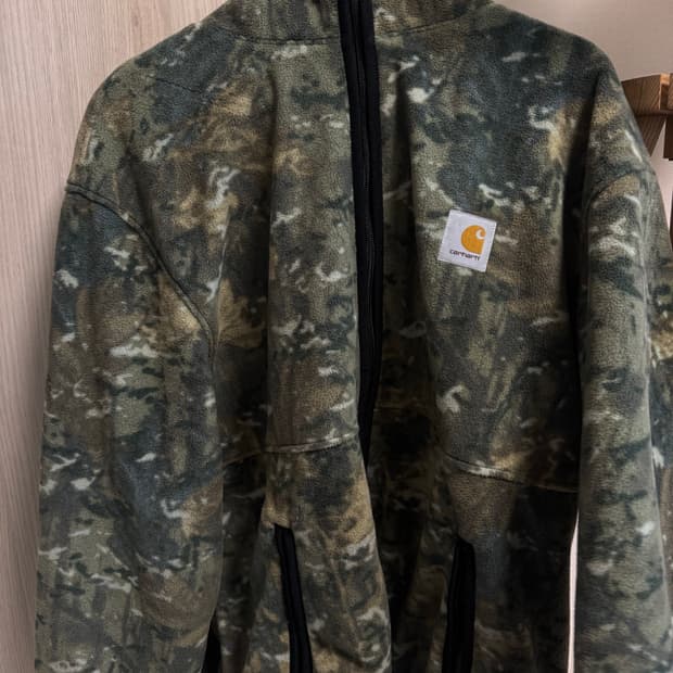 칼하트 WIP 블레빈 라이너  후드 집업 카모 자켓 팝니다