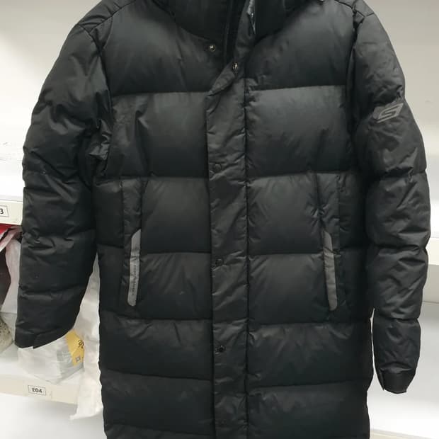 스케처스 오리털 롱패딩 95사이즈 블랙 컬러 팝니나