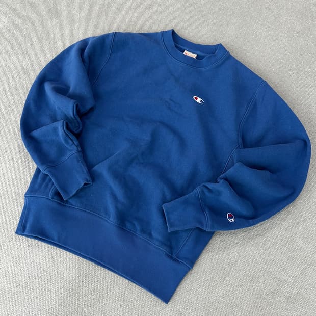 챔피온 블루 맨투맨 