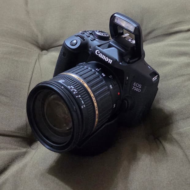 캐논 EOS 750D 카메라와 탐론 17-50mm f2.8 렌즈팝니다.