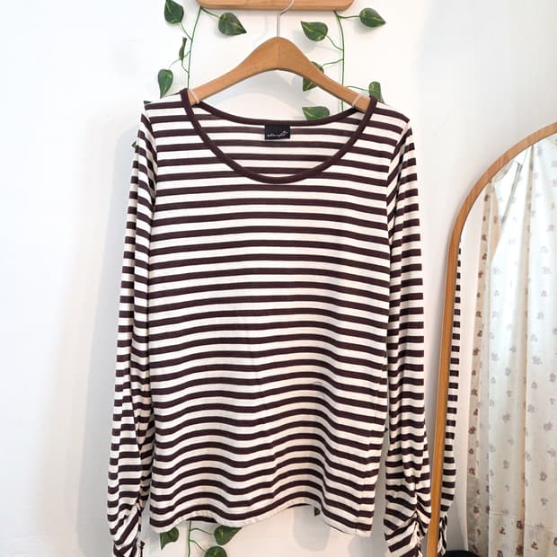 브라운 스트라이프 슬리브