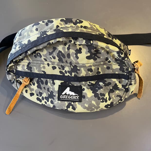 그레고리 구형 로고 웨이스트백