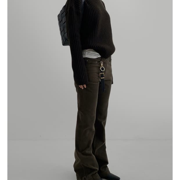 라룸 로우터틀넥니트&루프코듀로이팬츠 셋업