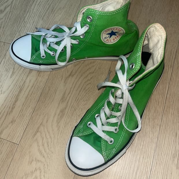 연두색 컨버스하이