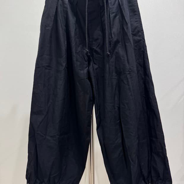 요지야마모토 뿌르옴므 17ss 백로고 와이드 개버딘 벌룬 팬츠