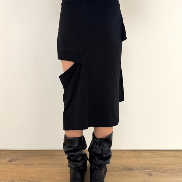 Veining Cut-Out Strap Midi Skirt