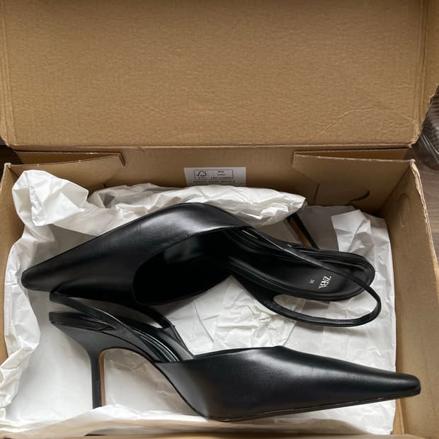 블랙레더 슬링백 하이힐 245