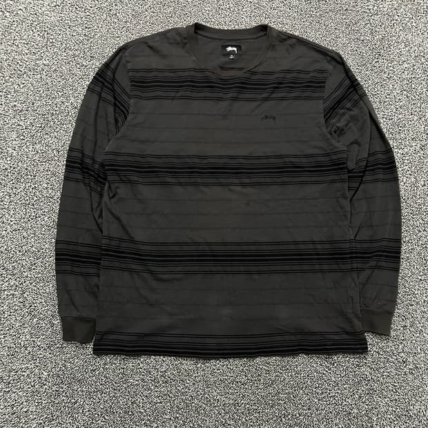 스투시(Stussy)롱슬리브 크루넥 티셔츠