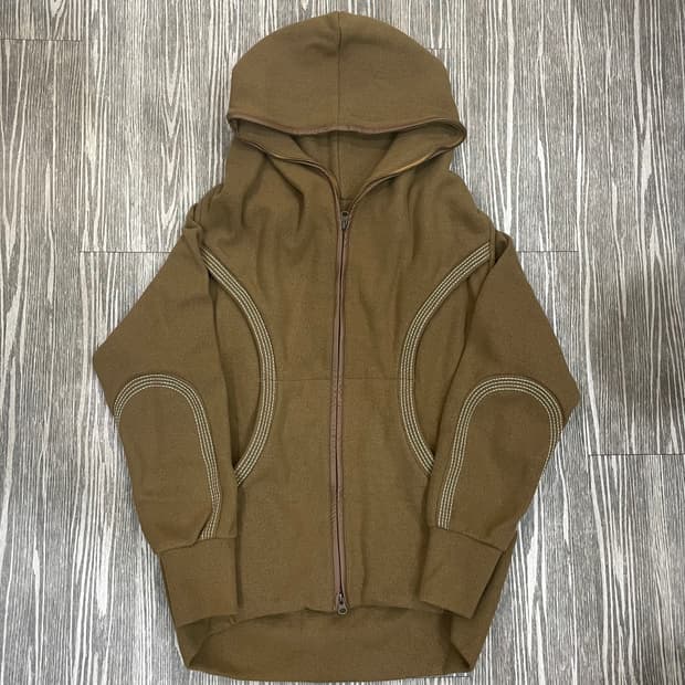 tsumori chisato curved line hoodie