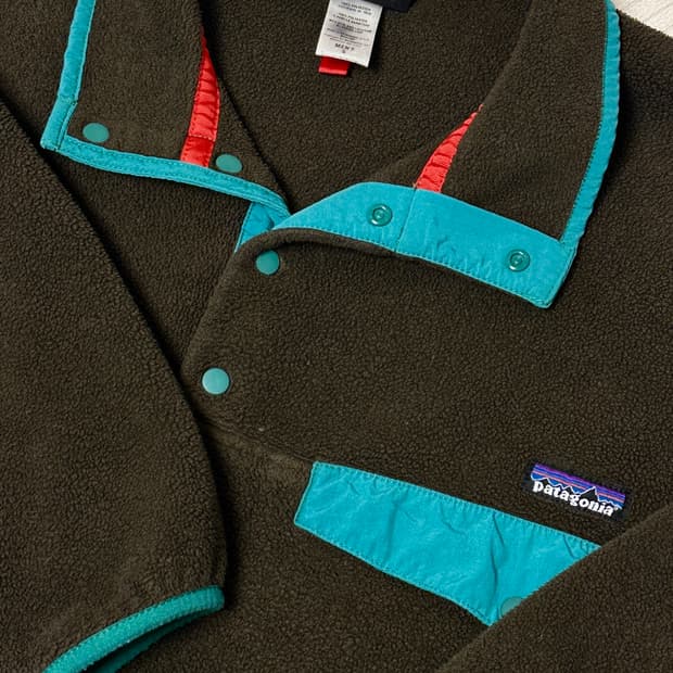 파타고니아 신칠라 브라운 청록