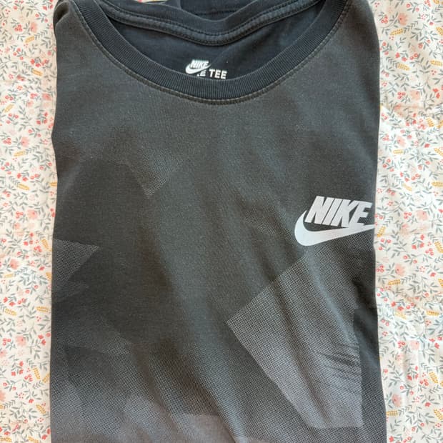 나이키 블랙 티셔츠 M