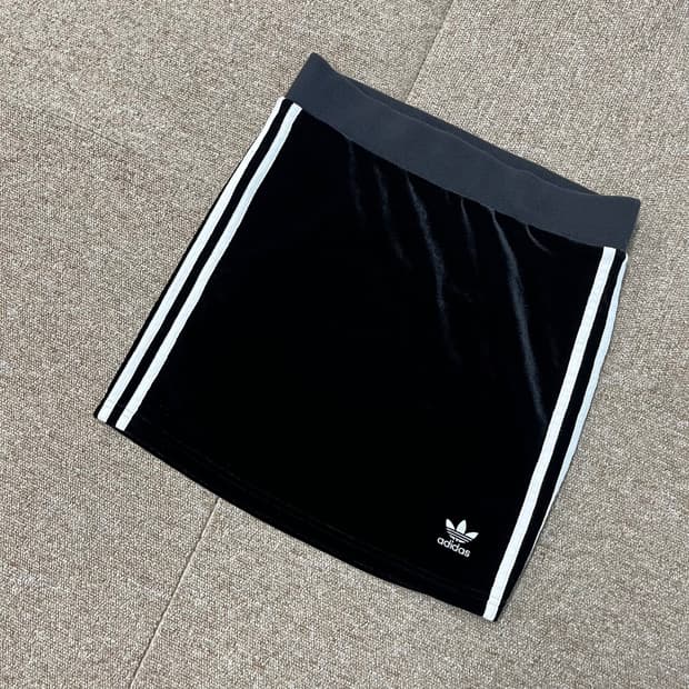 아디다스 벨벳 스커트
