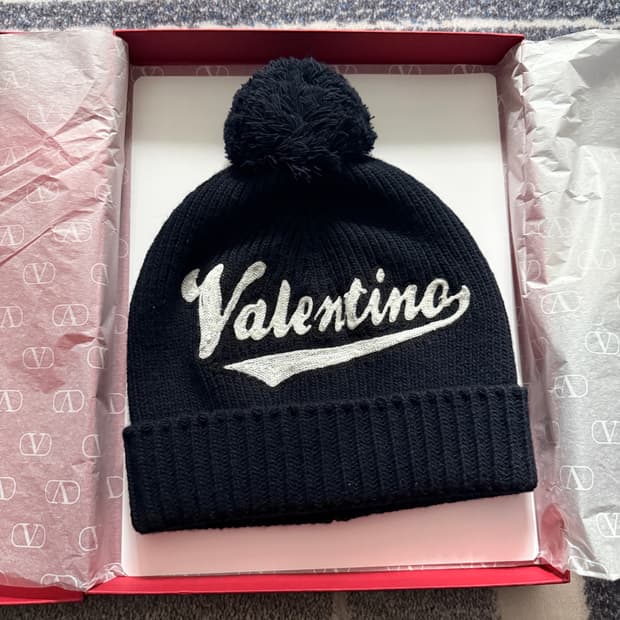 VALENTINO 발렌티노 레터링 로고 네이비 비니