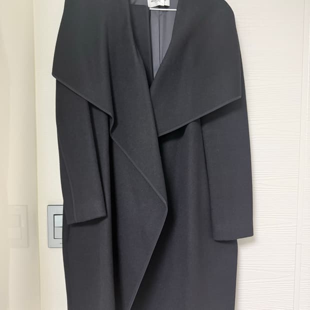 모조에스핀 블랙 코트 66