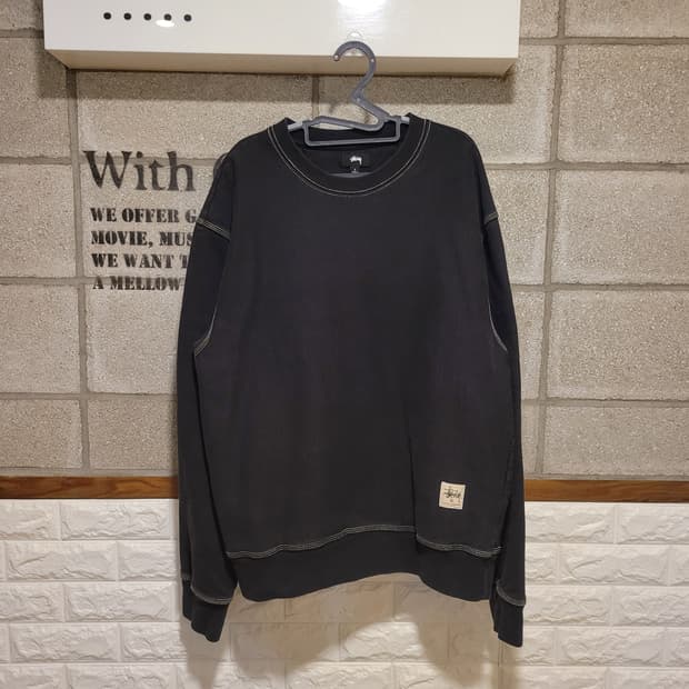 스투시 콘트라스트 스티치 맨투맨 L