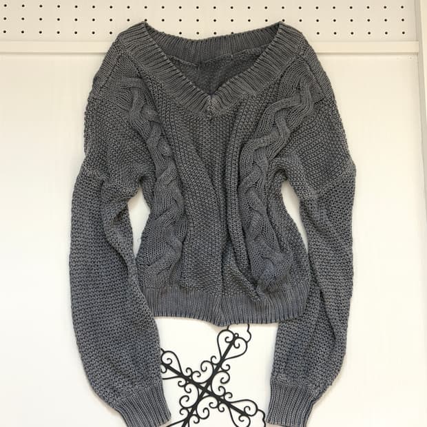 • dark blue gray knit
