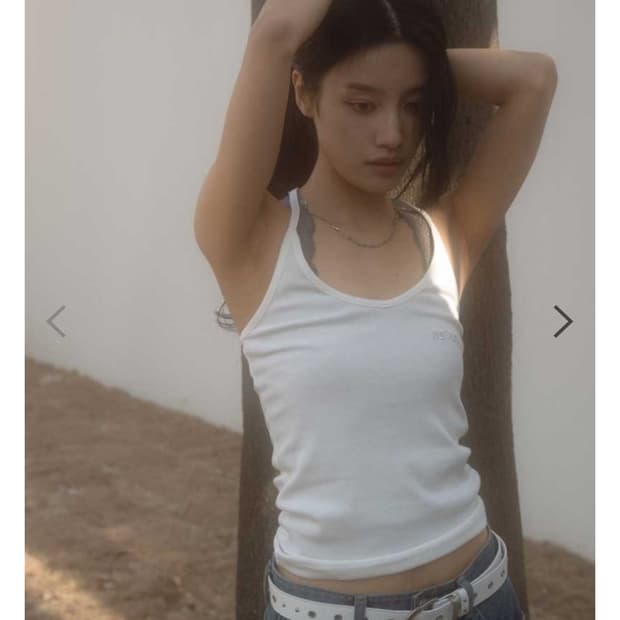 (새상품) 애즈온 hattie 홀터넥 슬리브리스 나시 