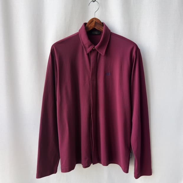 베르사체 클래식 V2 로고 자수 금장 버튼 셔츠 버건디