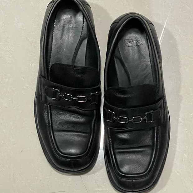자라 블랙 로퍼 42사이즈