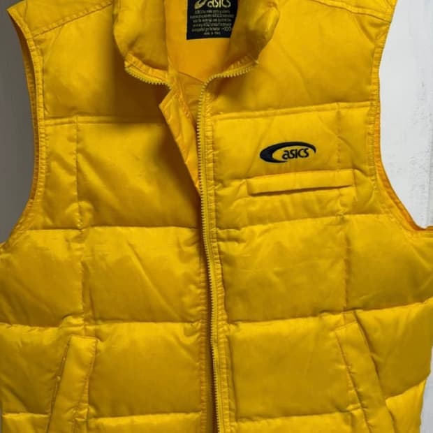 아식스 조끼패딩