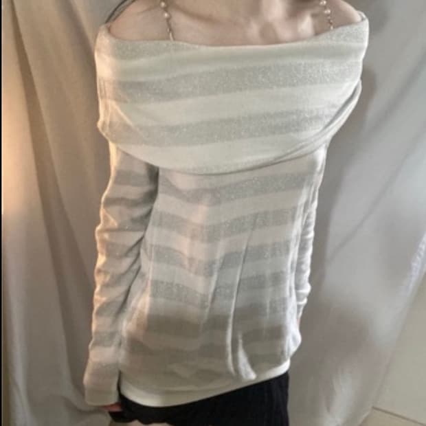 Back Ribbon off sholder