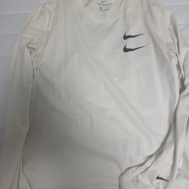 나이키 더블 스우시 롱슬리브 